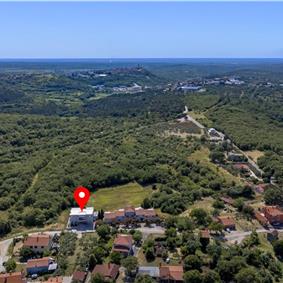 Luxury 4-Bedroom Villa with generous sized Infinity Pool near Buje, Istria. Sleeps 8